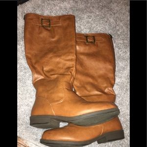 knee high boots (under knee)